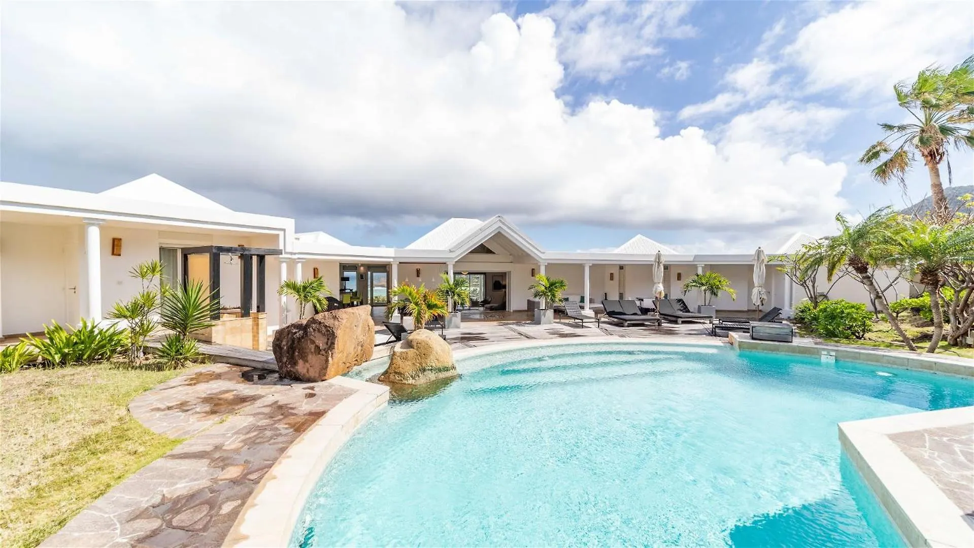 Perfect Getaway Villa In A Quiet Neighborhood Marigot