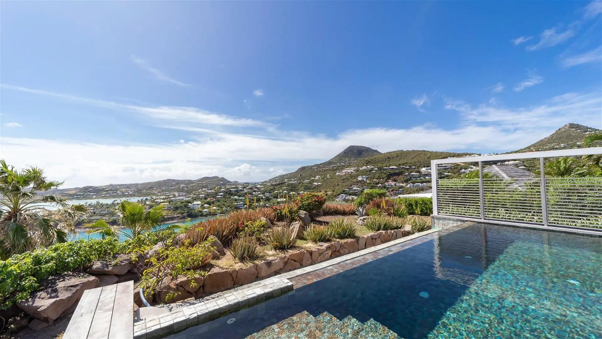 Perfect Getaway Villa In A Quiet Neighborhood Marigot